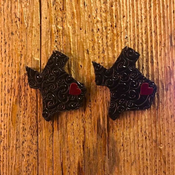 Handmade Texas “Love” clay earrings - Picture 1 of 2
